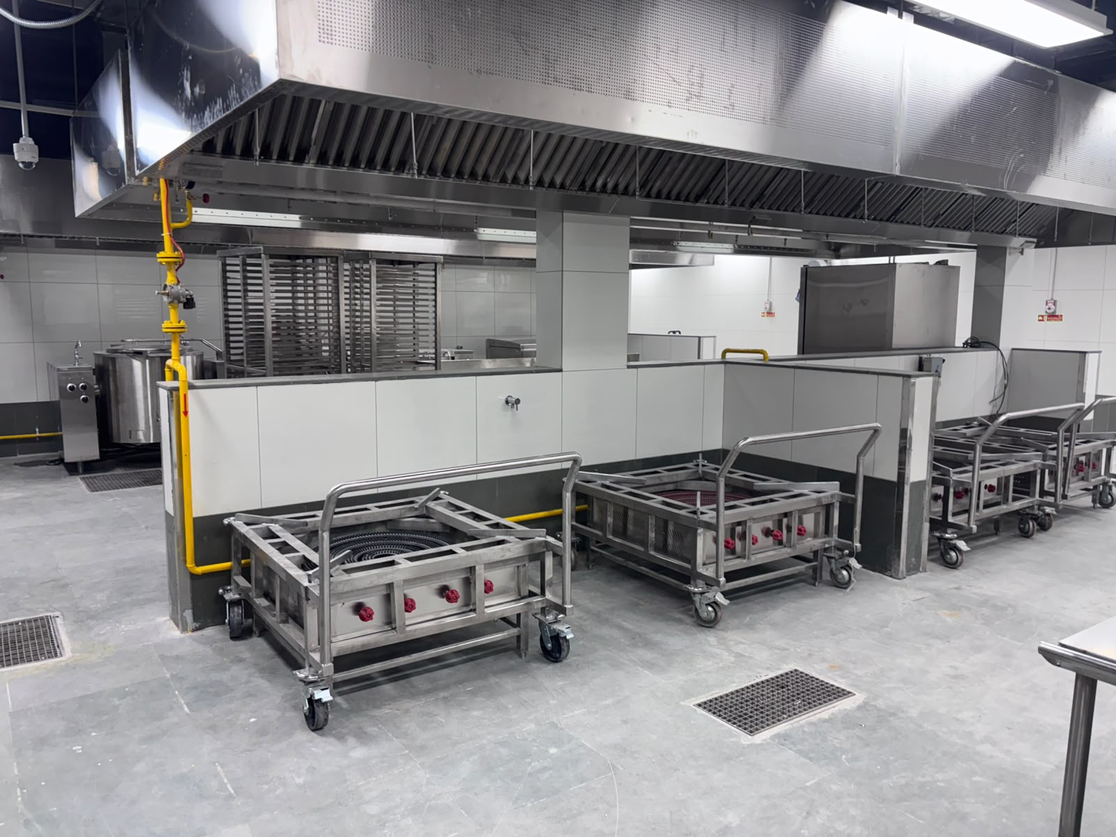 Commercial kitchen installation - mobile gas burner trolleys